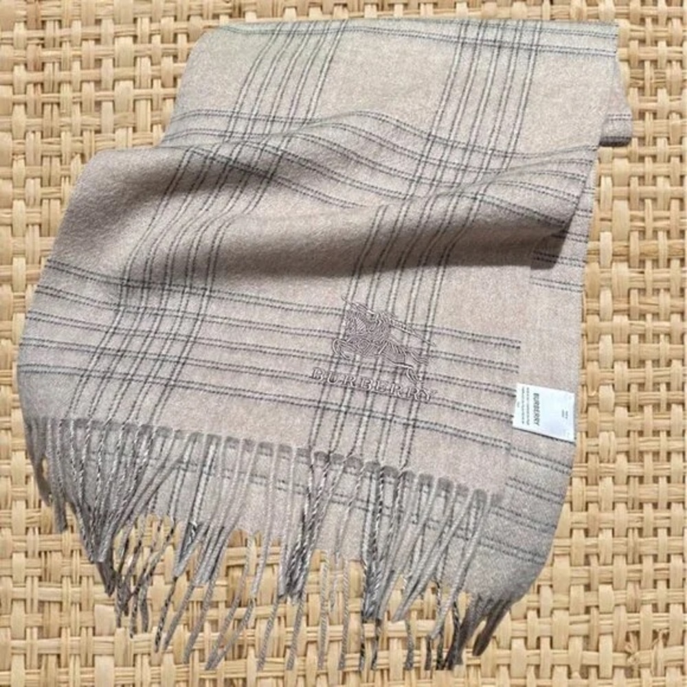 Burberry Light Gray Checkered Scarf - Picture 2 of 4
